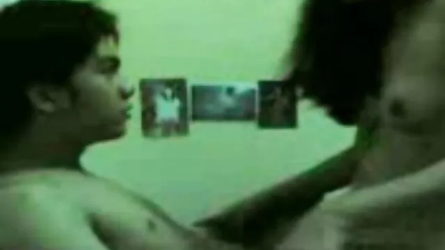 La femme porno 18 anime de ménage a sauté sur la grosse bite du propriétaire
