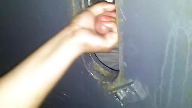 La brune Dillion tube porno anime Harper baise sous la douche avec un amant mature