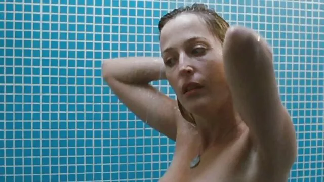 Baiser la fille video porno anime hentai dans une foule