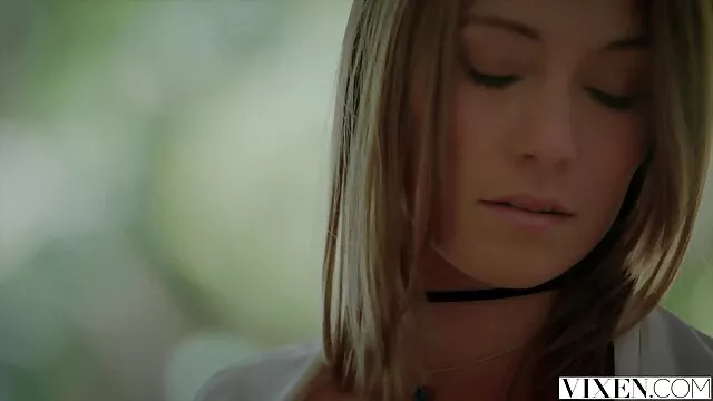 Focus érotique. Comment fait-elle porno hentai l ????!