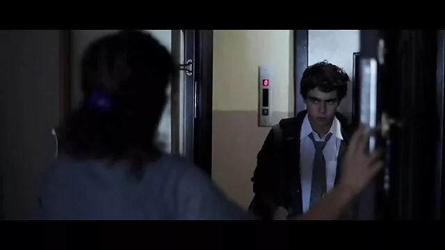 Pete aime quand son amie se fait baiser hentai orno par d'autres