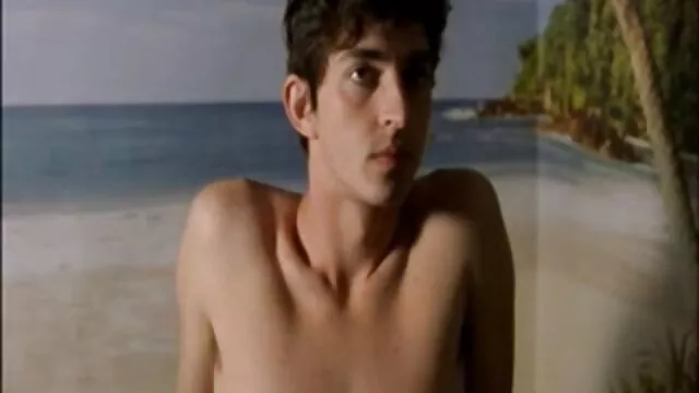 Ayant appris la trahison, le mec a video porno anime hentai décidé comment punir la mauvaise chienne. Après avoir déshabillé la salope, il l'attacha à la table et commença à la frapper fort sur son beau cul. Après l'humiliation, il l'a baisée durement