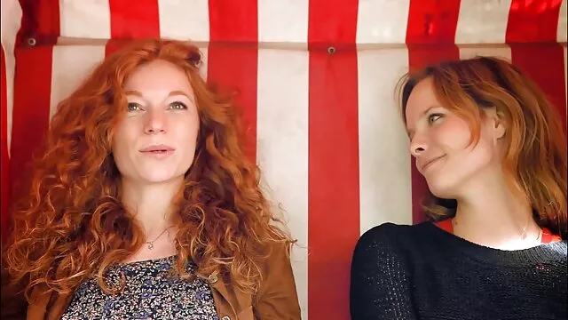 Secousses de bite et video sex animé de sperme sur les jambes de petite amie endormie
