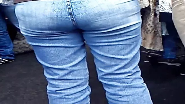 Maman Rebecca Bardoux suce une jeune porno hentai gay bite