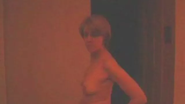 Mulatto joue avec un dessin animé porno x gode noir
