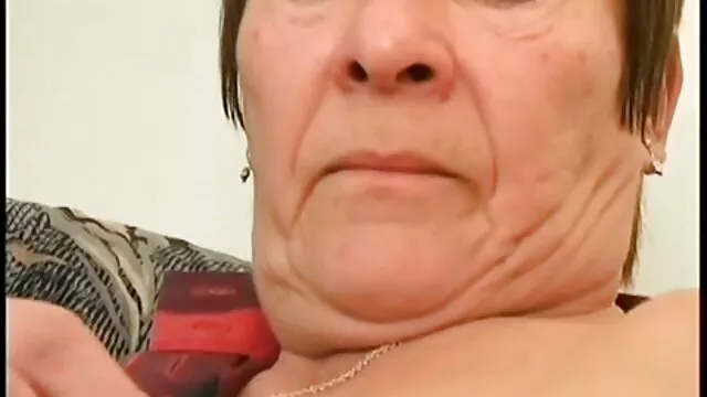 Nièce chauve baisée tante dans la anime gay xx chatte