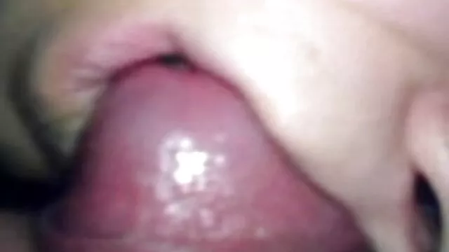 Un anime porno gratuit mec poilu baise sa chatte sur une bite