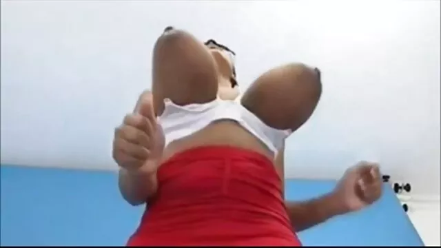 Un agriculteur baise une magnifique xxx en dessin animé chienne dans le sexe anal dans l'étable