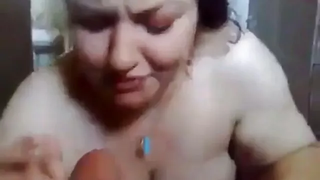 Allemand anime hetai video baisée dans la cour brune bouclée