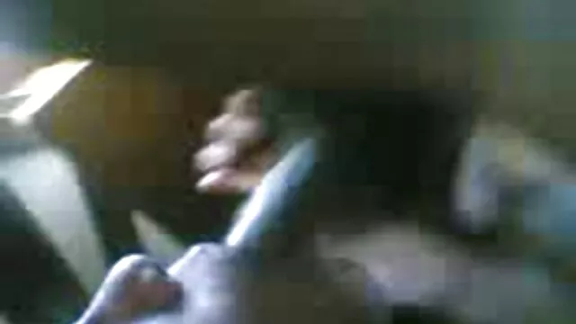 Un docteur sale et porno dbz hentai bâclé examine une patiente sexy et se fait baiser