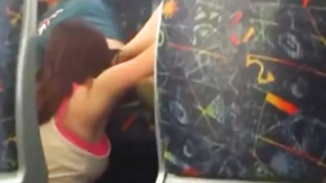 Petit-fils porno anime hantai baisé grand-mère sur le tapis