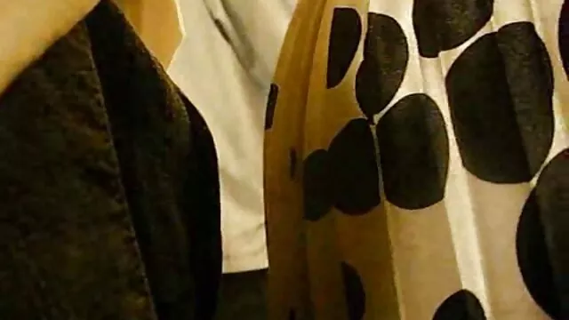 Hot babe aux gros seins debout se lave sous la douche et se masturbe, caresse ses magnifiques seins et dirige la pression de l'eau vers dessin animé erotiques sa chatte rose et se baise avec les doigts