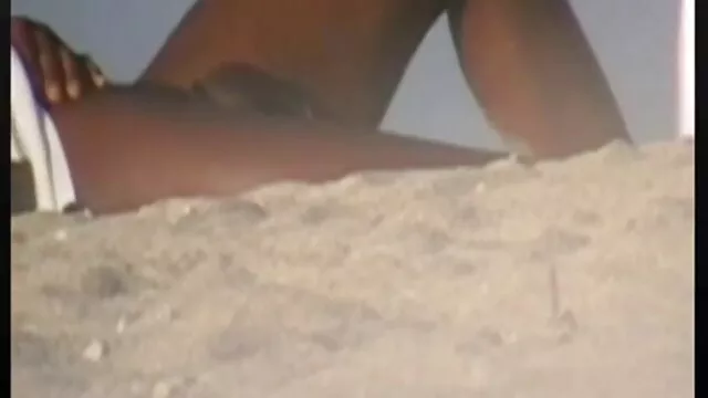 Le mec a baisé une nana dans le parc sur mangas hentai streaming un banc en anal serré